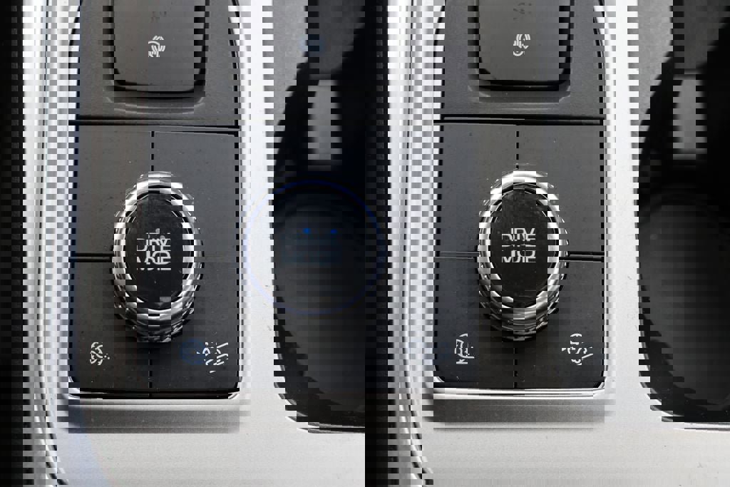 Used 2023 Ford Explorer XLT w/ Equipment Group 202A image 27