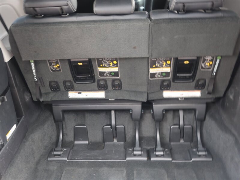 Used 2017 Toyota Sienna SE Premium FWD image 39