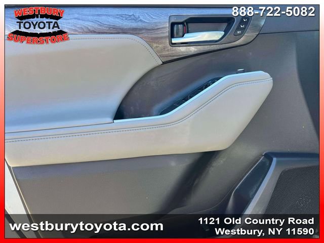 Used 2020 Toyota Highlander Limited AWD/4WD image 21