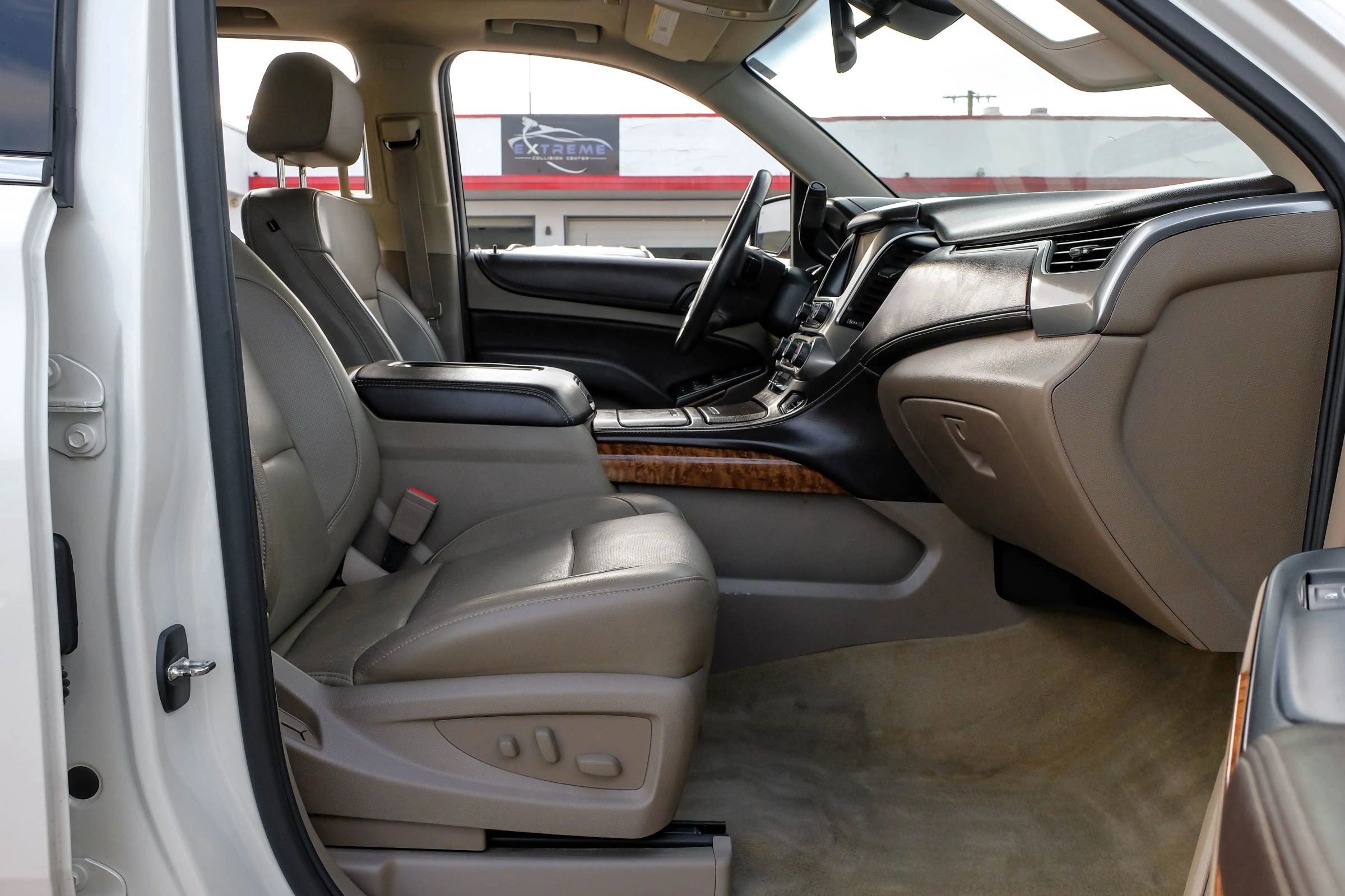 Used 2015 Chevrolet Suburban LTZ image 41