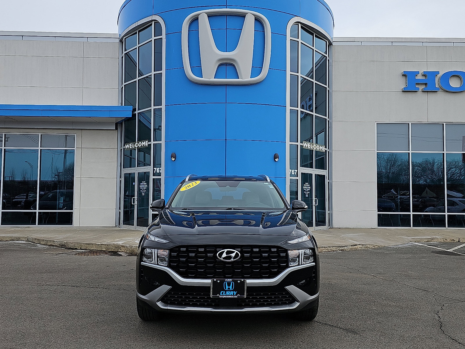 Used 2023 Hyundai Santa Fe SEL w/ Cargo Package image 2