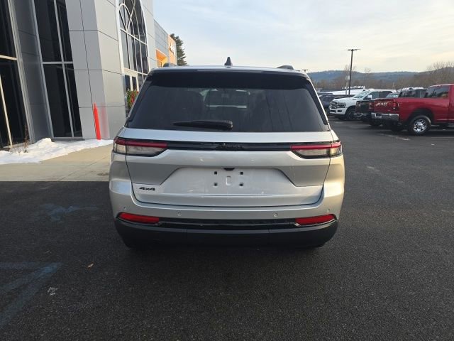 New 2025 Jeep Grand Cherokee Altitude w/ Trailer Tow Package image 5