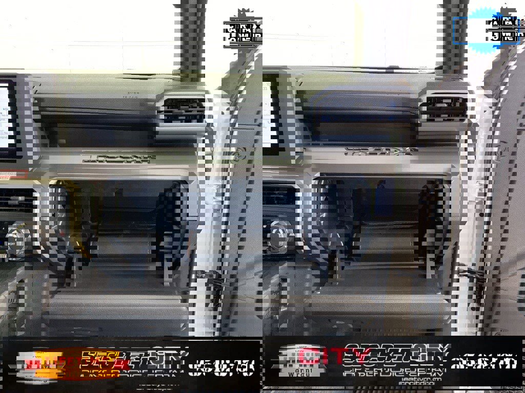 Used 2025 Toyota Tacoma TRD Off-Road image 30