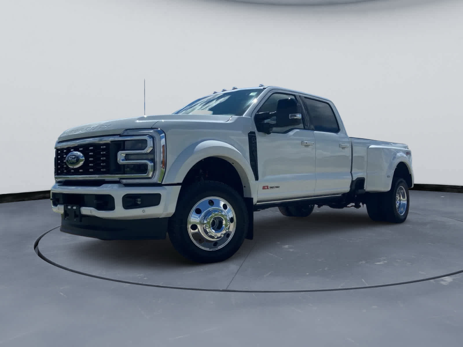 New 2026 Ford F450 Platinum w/ FX4 Off-Road Package AWD/4WD image 3