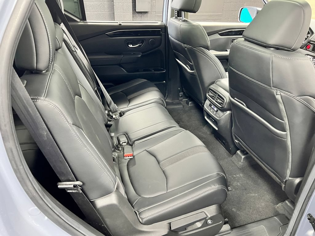 Used 2025 Honda Pilot Touring image 14