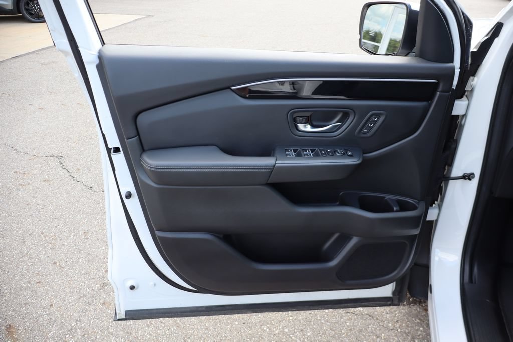 Used 2023 Honda Pilot Touring image 7