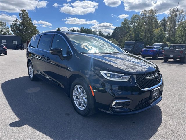 New 2026 Chrysler Pacifica Select image 7