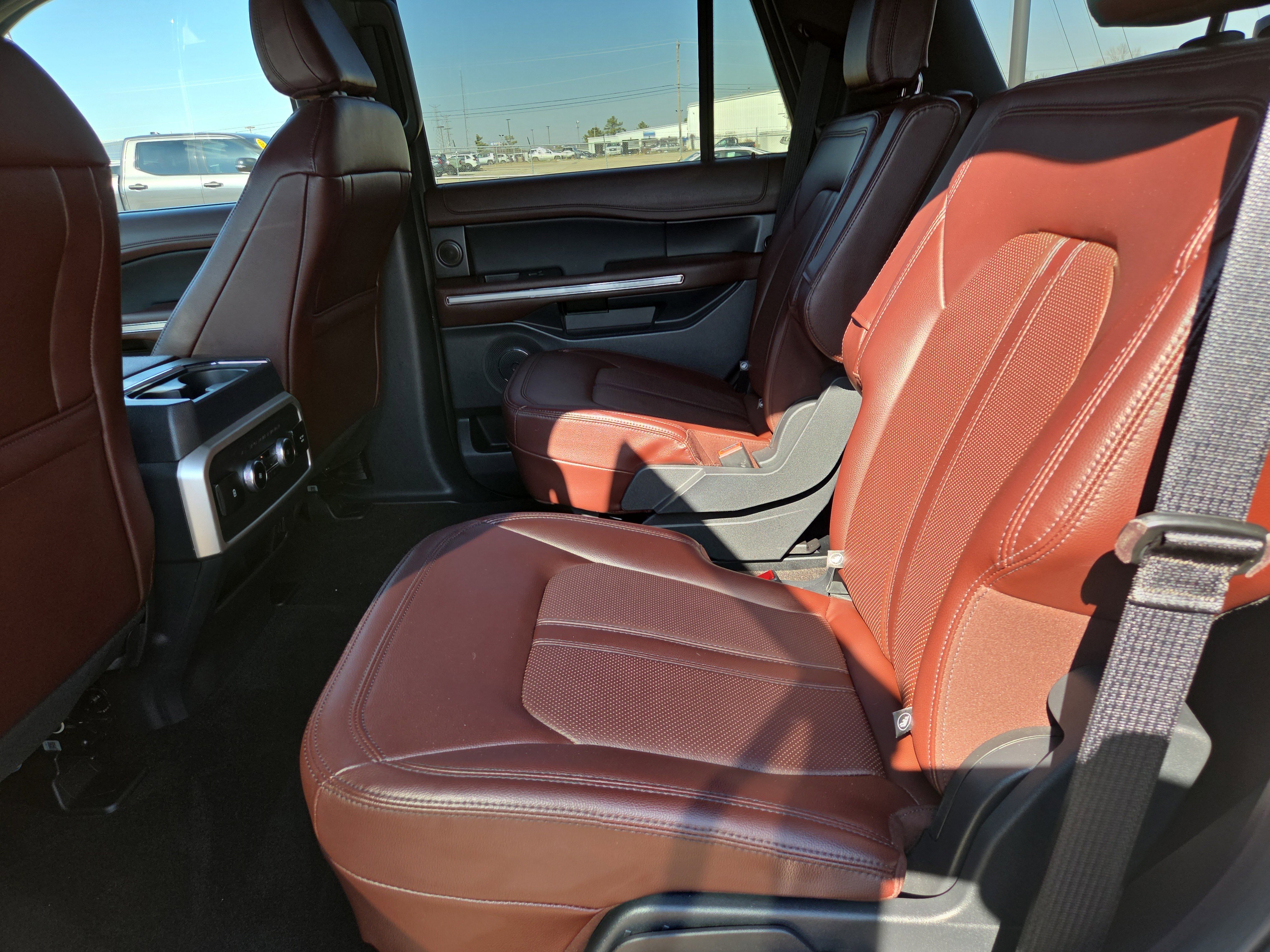 Used 2023 Ford Expedition Limited image 7