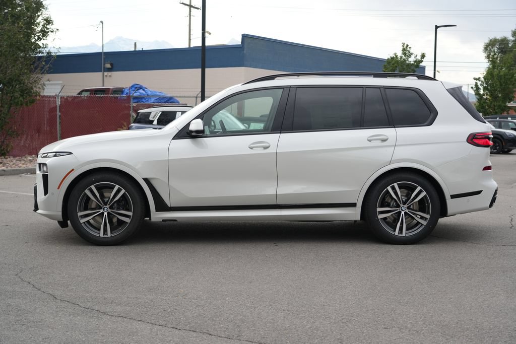 Used 2027 BMW X7 xDrive40i w/ M Sport Package AWD/4WD image 2