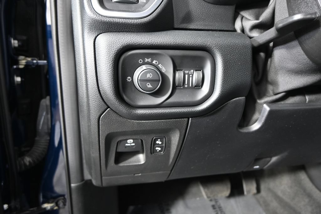 Used 2021 RAM 1500 Laramie w/ Sport Appearance Package AWD/4WD image 24