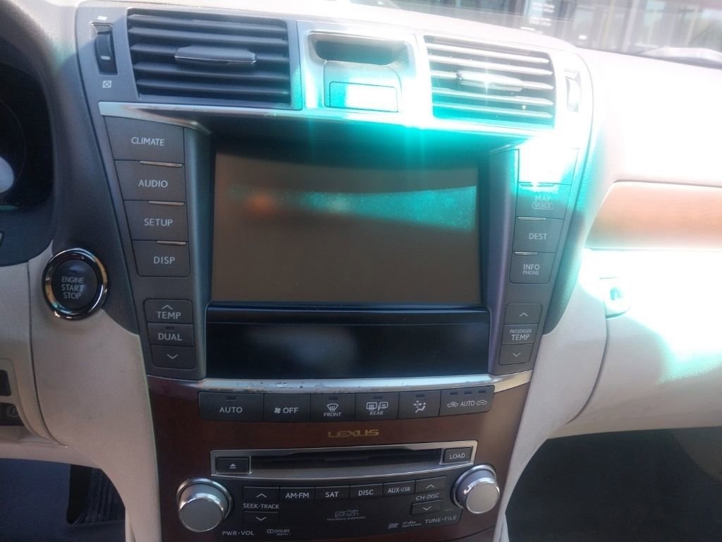 Used 2011 Lexus LS 460 AWD w/ Comfort Plus Pkg image 18
