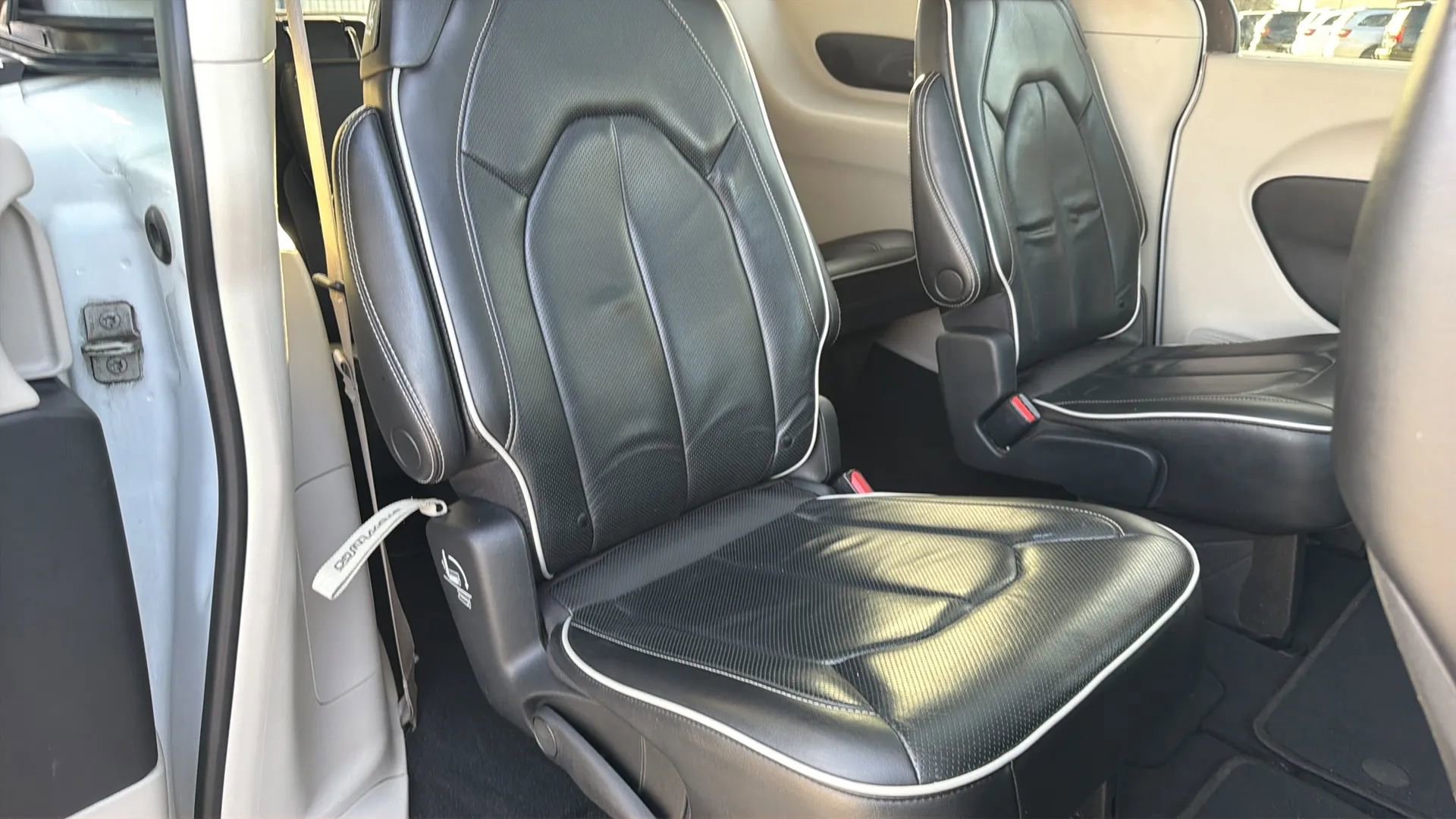 Used 2022 Chrysler Pacifica Limited image 70