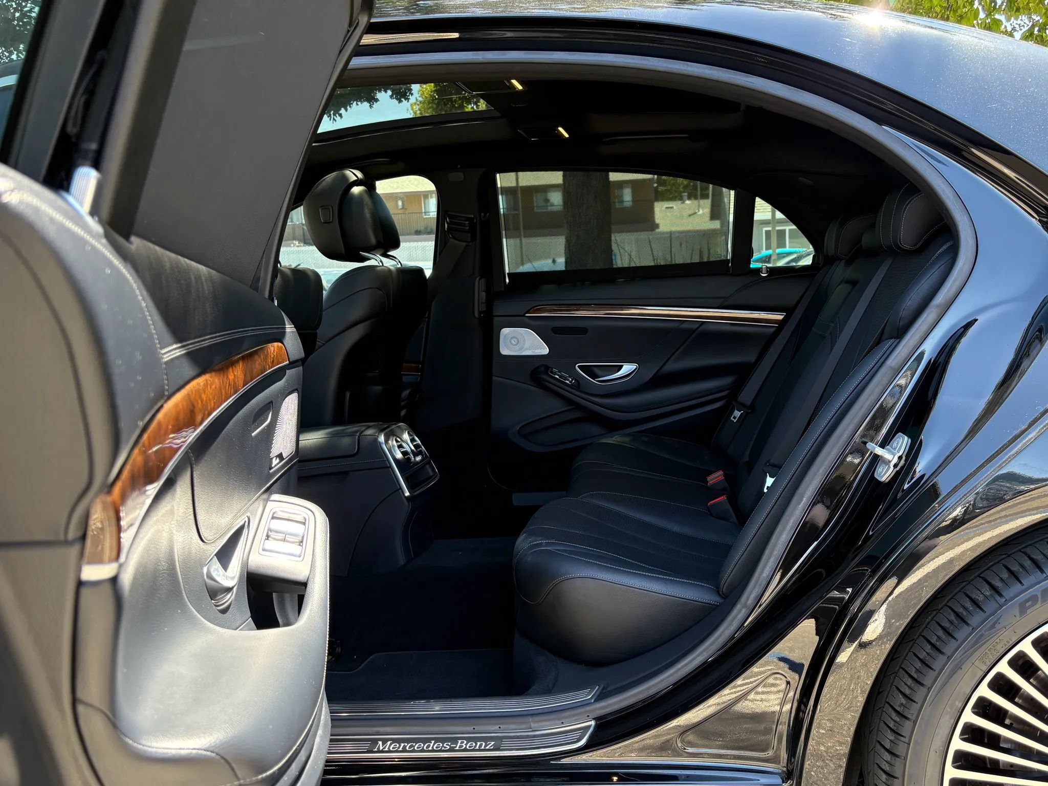 Used 2015 Mercedes-Benz S 550 4MATIC Sedan image 11