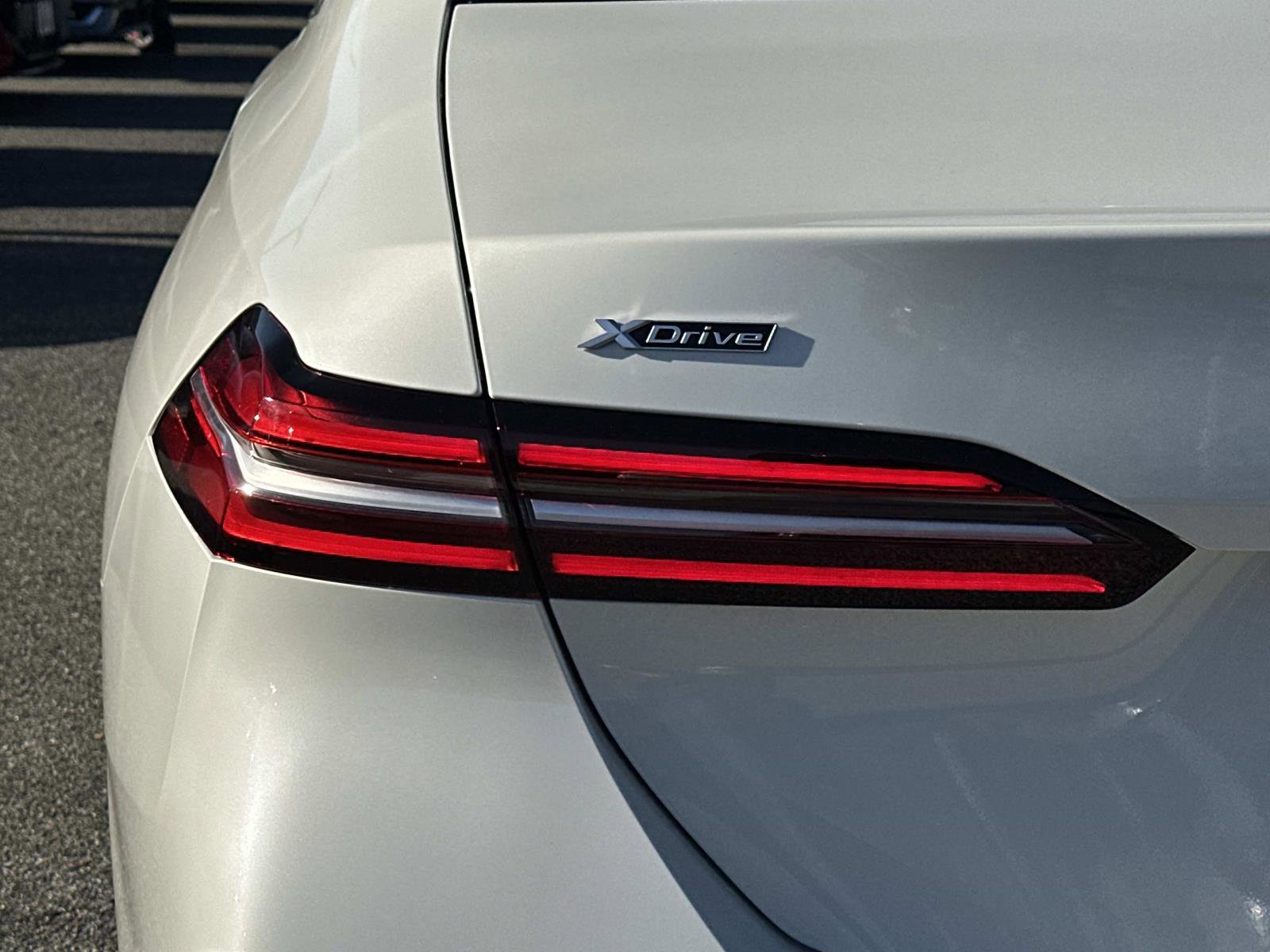 Used 2024 BMW 530i xDrive w/ Convenience Package image 9