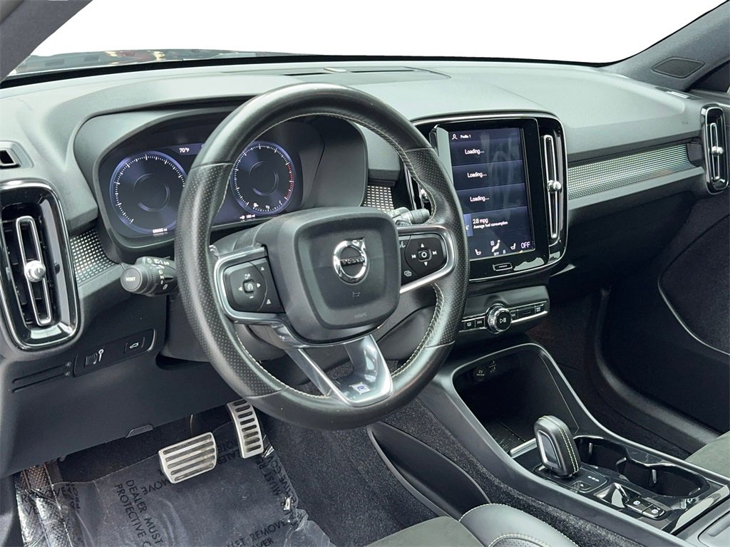 Used 2019 Volvo XC40 T5 R-Design image 14