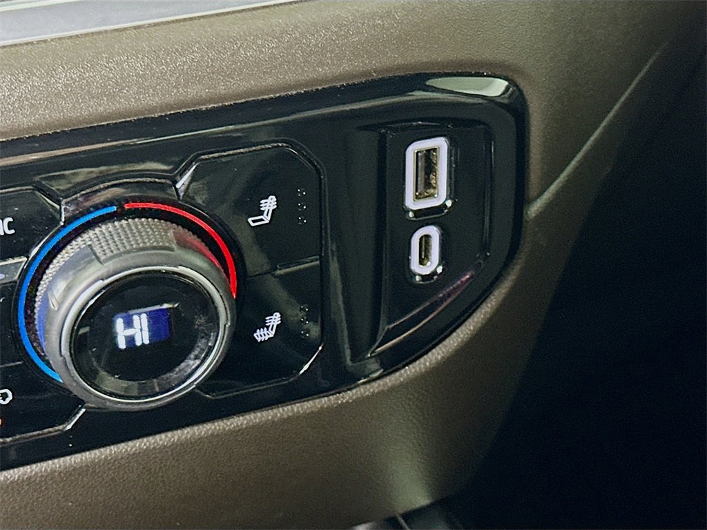 Used 2023 Chevrolet Silverado 1500 LT image 30