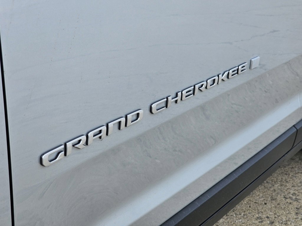 New 2025 Jeep Grand Cherokee L Limited w/ Luxury Tech Group II image 14