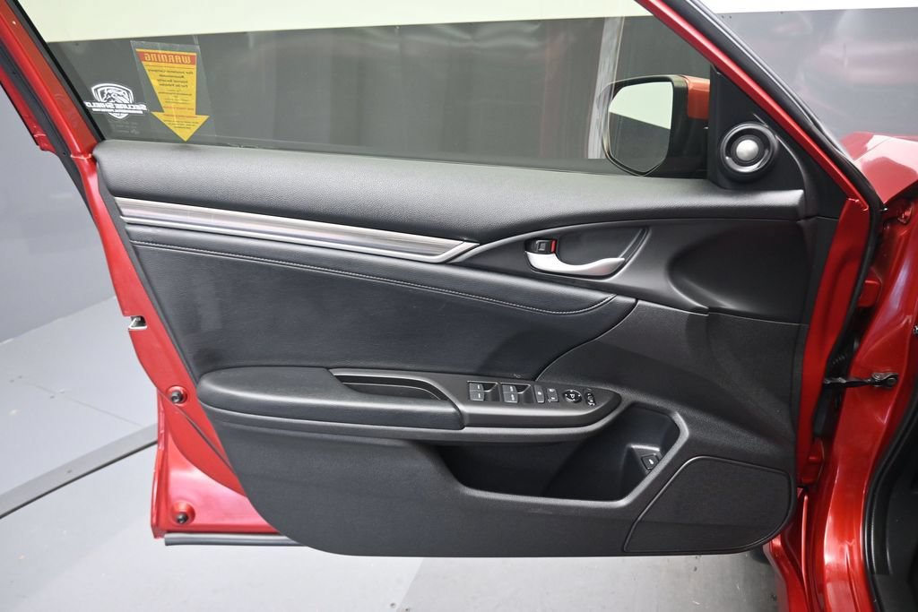 Used 2019 Honda Civic Touring image 9