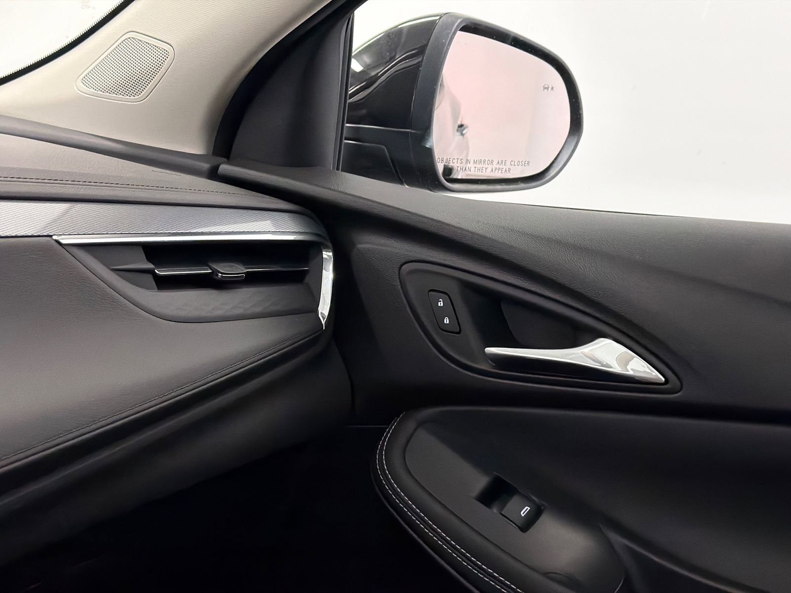 Used 2025 Buick Encore GX Avenir w/ Avenir Technology Package image 31