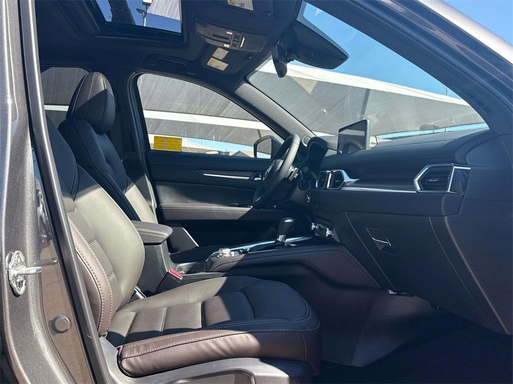 New 2025 MAZDA CX-5 Signature AWD/4WD image 8