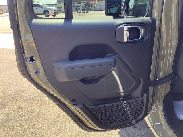 New 2025 Jeep Gladiator Sport AWD/4WD image 24