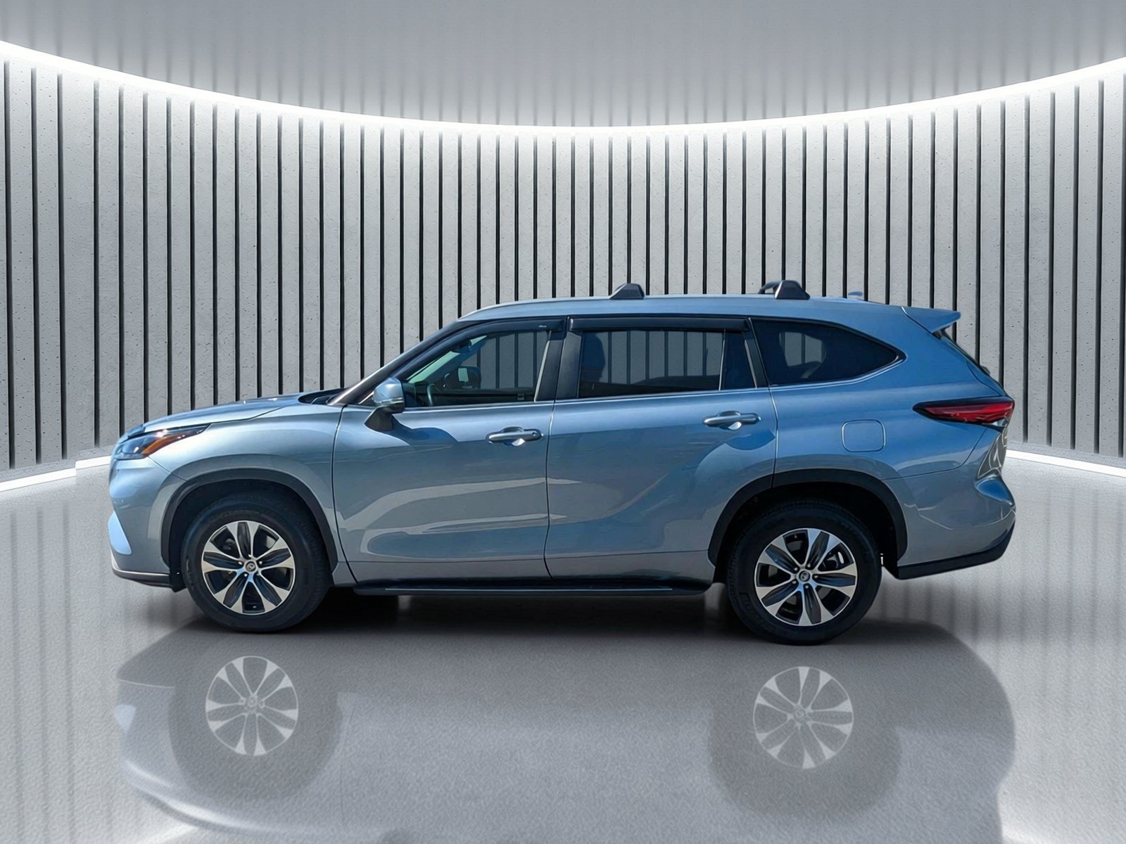 Used 2023 Toyota Highlander XLE FWD image 9
