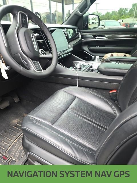 Certified 2022 Jeep Wagoneer Series III w/ Premium Group I AWD/4WD image 8
