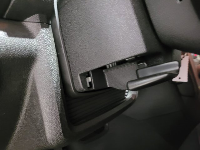 Used 2015 GMC Acadia SLE image 41