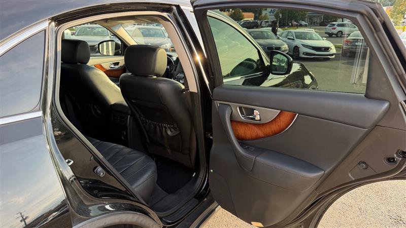 Used 2014 INFINITI QX70 2WD w/ Premium Package image 38