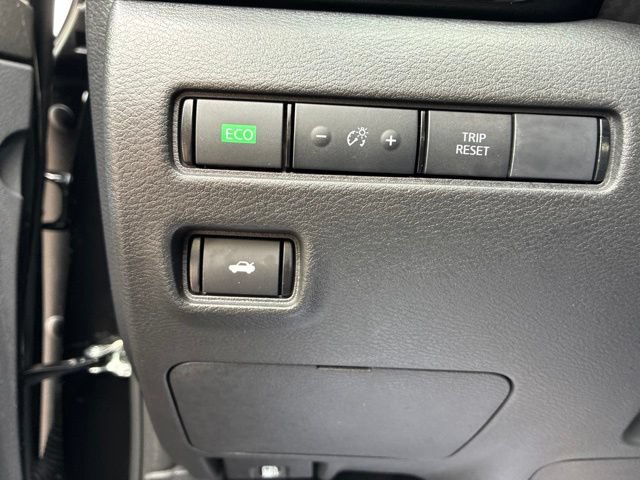 Used 2025 Nissan Sentra SV w/ All-Weather Package FWD image 27