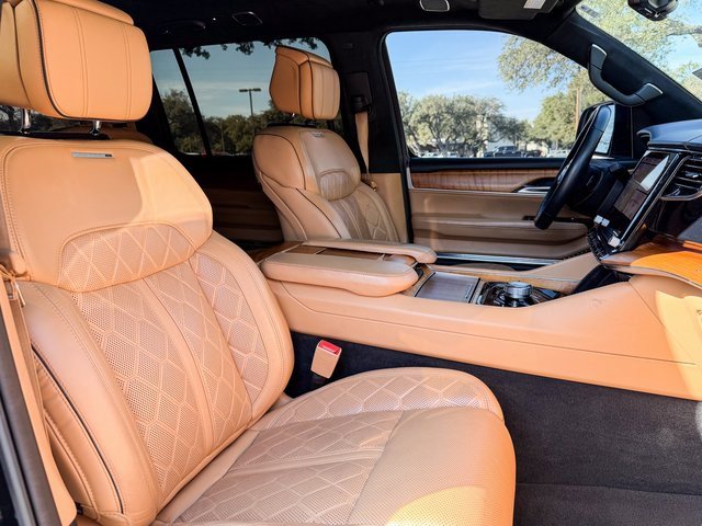 Used 2022 Jeep Grand Wagoneer Series III image 17