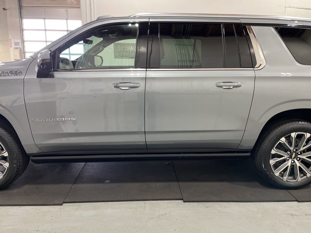 New 2026 Chevrolet Suburban High Country image 4