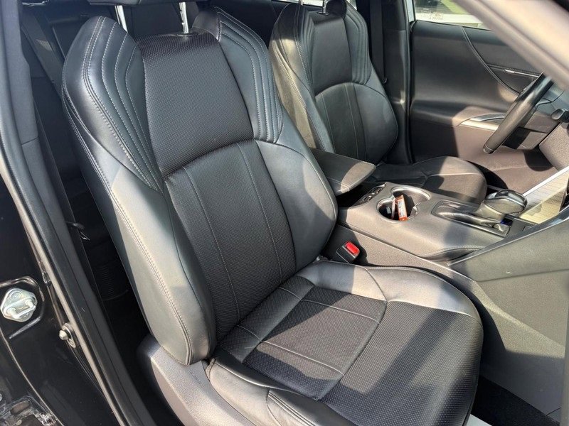 Used 2021 Toyota Venza XLE w/ Softex Package image 11