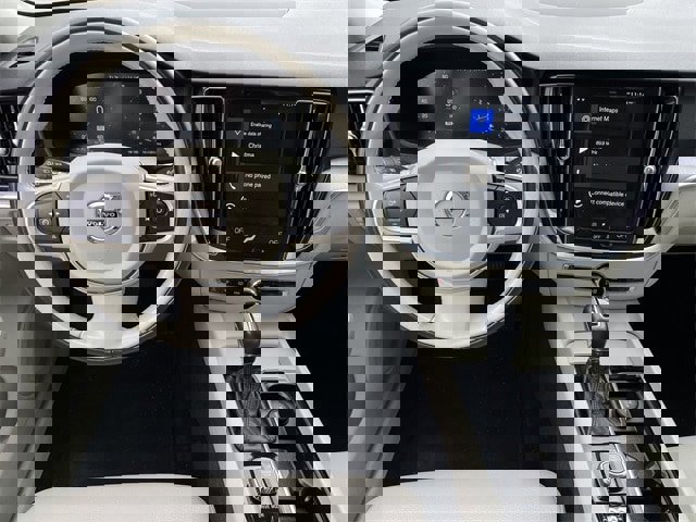 Used 2020 Volvo S60 T5 Momentum image 11