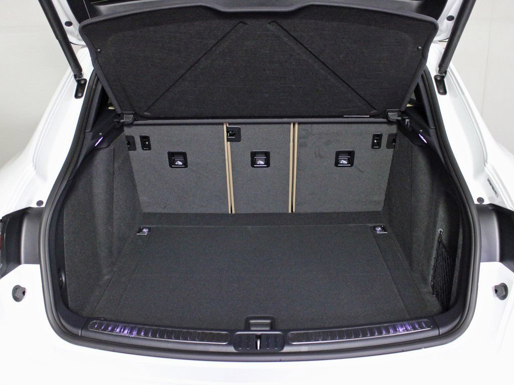 Certified 2026 Porsche Macan AWD/4WD image 14