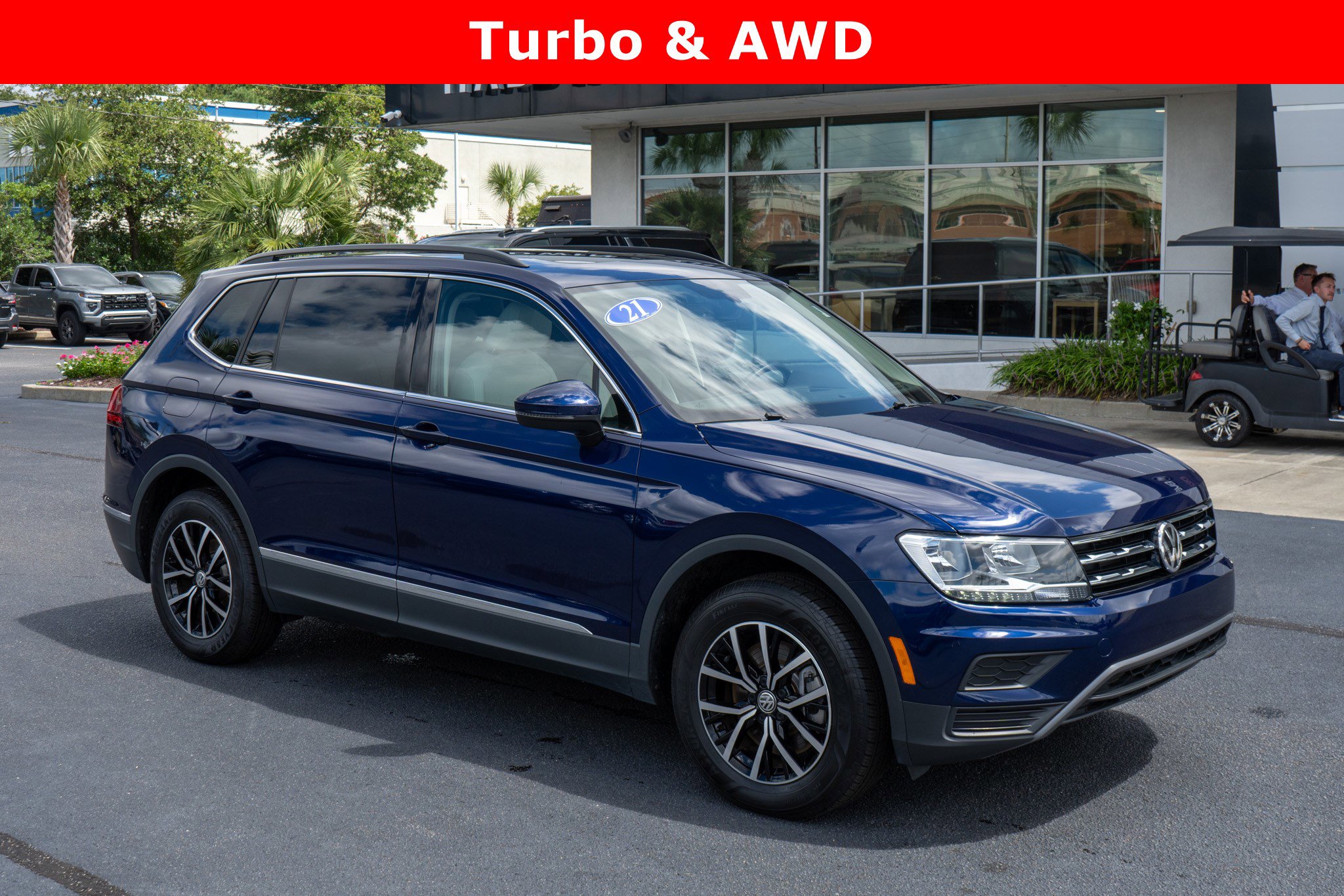 Used 2021 Volkswagen Tiguan SE w/ Panoramic Sunroof Package image 1