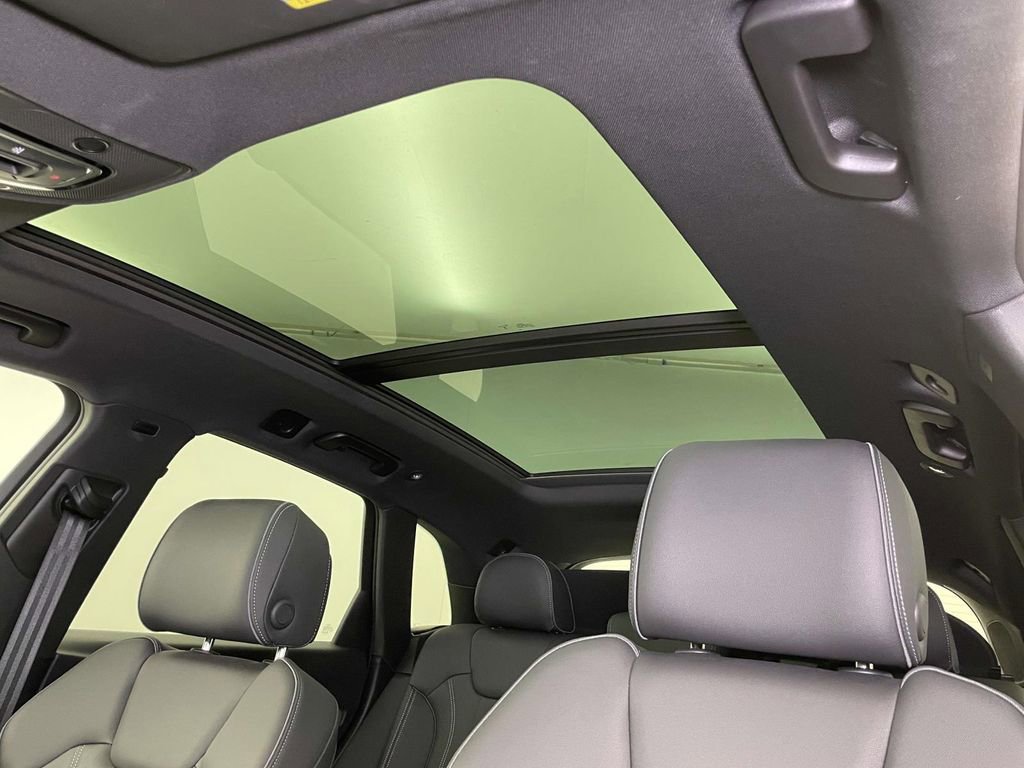 Certified 2025 Audi Q5 2.0T Premium Plus w/ Premium Plus Package image 18