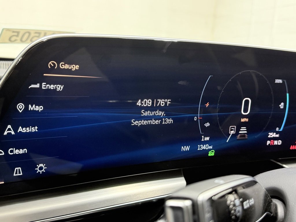 Used 2024 Cadillac Lyriq Sport image 12