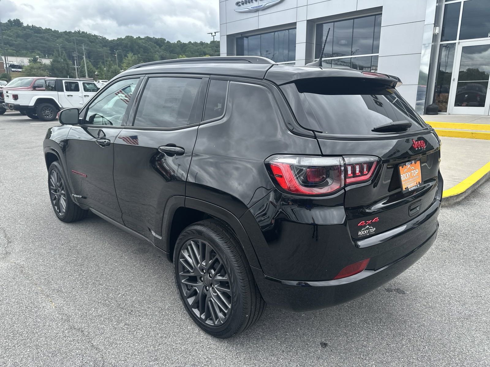 Used 2023 Jeep Compass Limited image 9