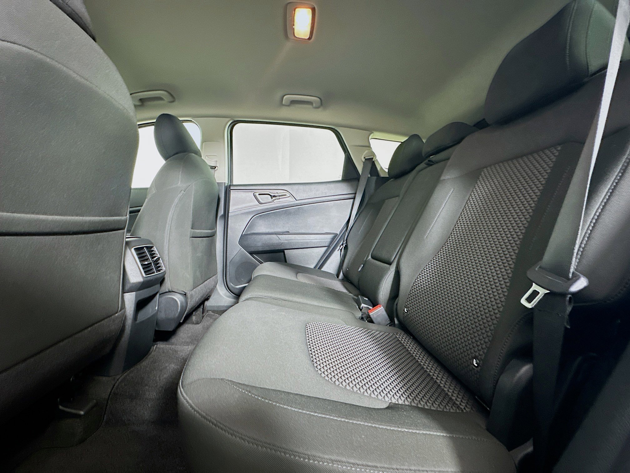 Used 2025 Kia Sportage LX image 27