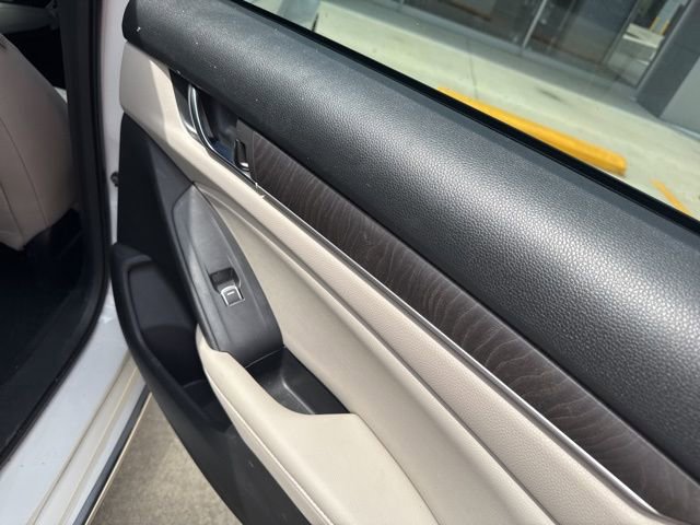 Used 2018 Honda Accord EX-L image 18