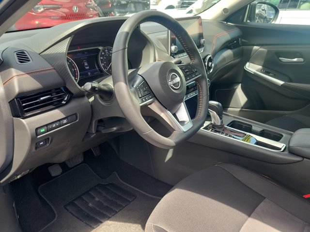 Used 2025 Nissan Sentra SR FWD image 10