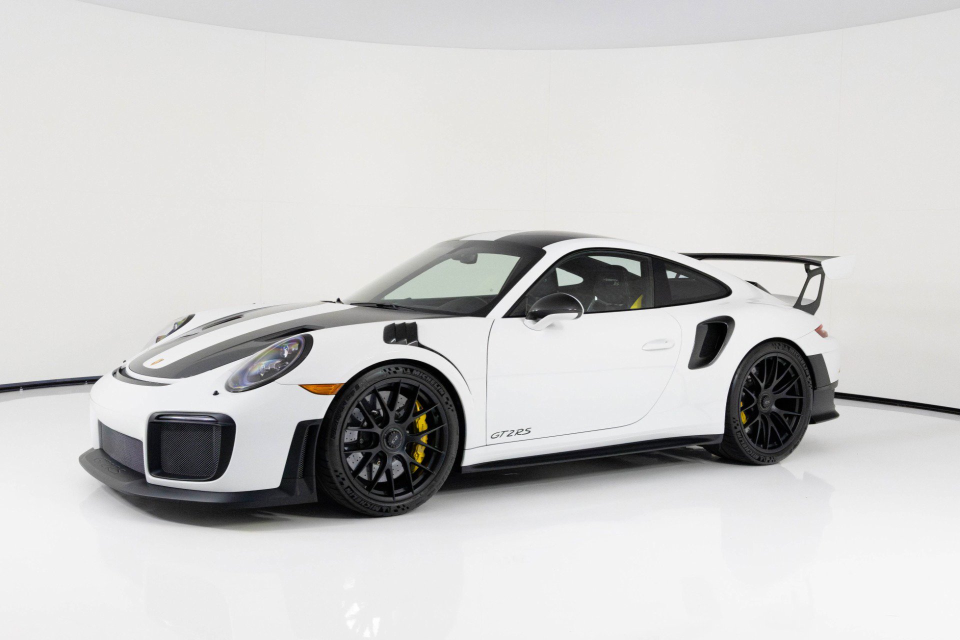 Used 2018 Porsche 911 GT2 RS image 7