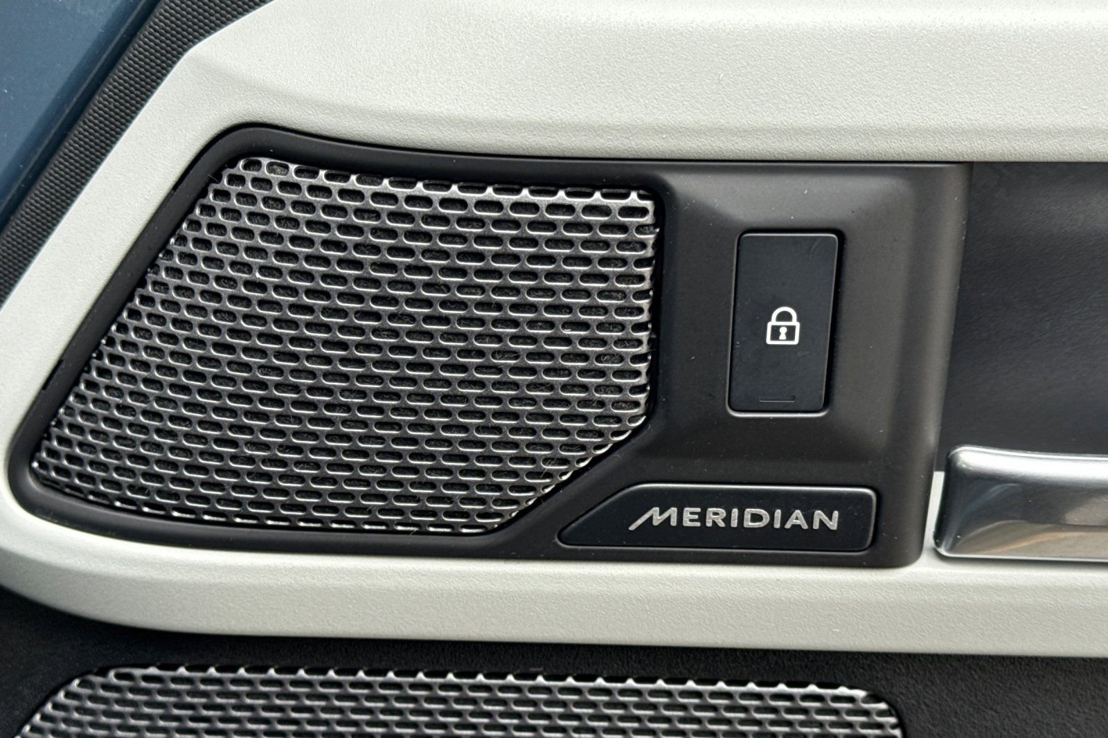 Certified 2023 Land Rover Defender 110 S image 20