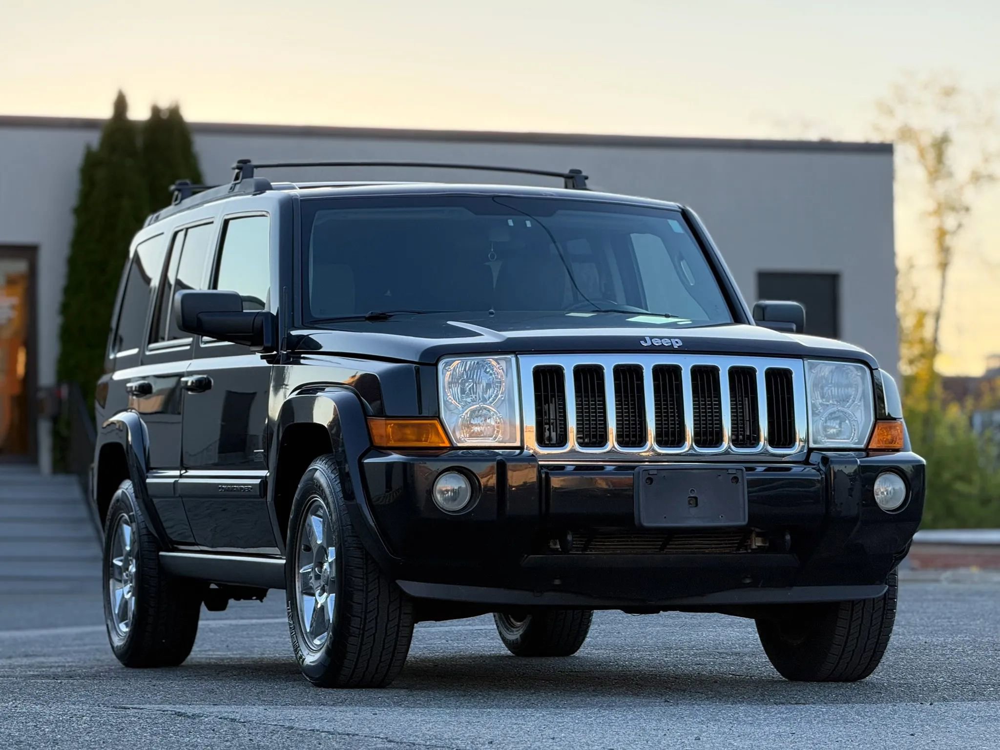 Used 2007 Jeep Commander Sport AWD/4WD image 2
