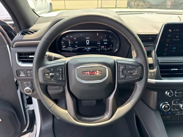 Used 2024 GMC Yukon XL AT4 w/ Technology Package AWD/4WD image 15