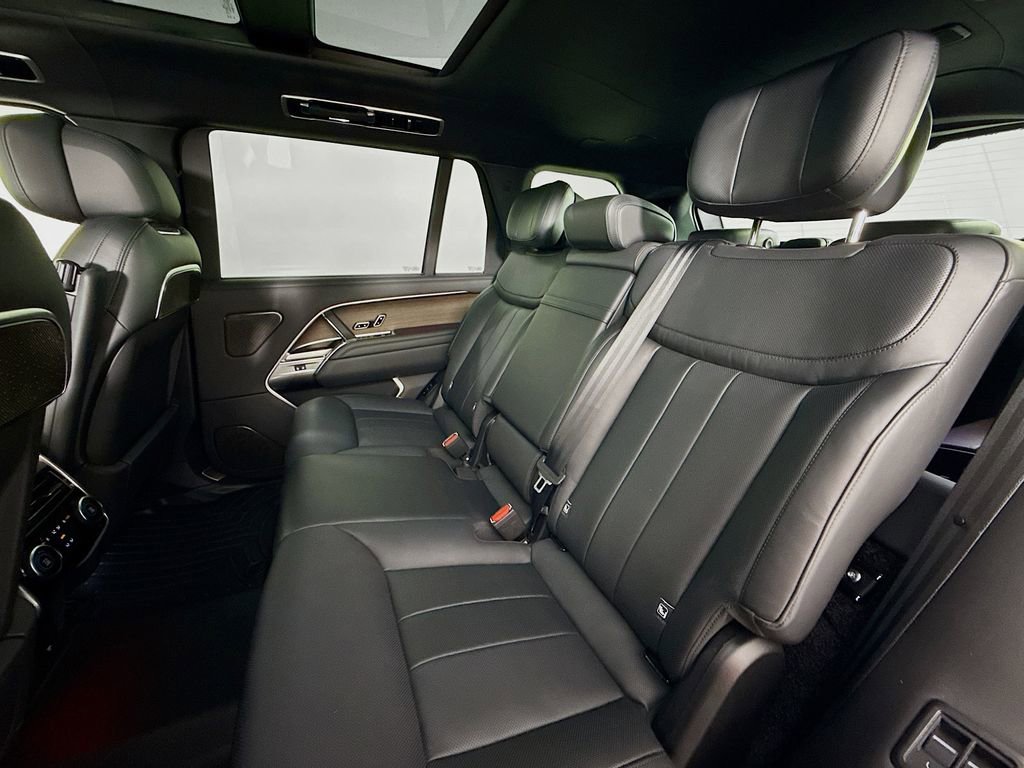 Certified 2025 Land Rover Range Rover Long Wheelbase Autobiography AWD/4WD image 26