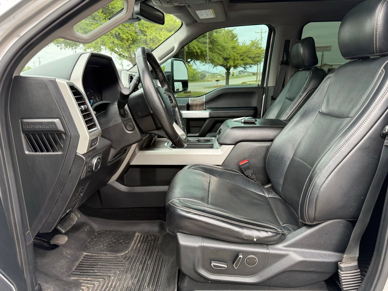 Used 2019 Ford F350 Lariat w/ Lariat Ultimate Package image 12