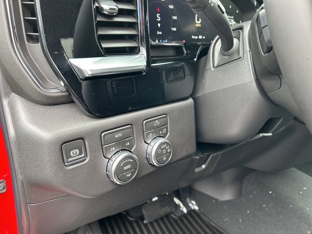 New 2026 GMC Sierra 1500 Elevation image 17