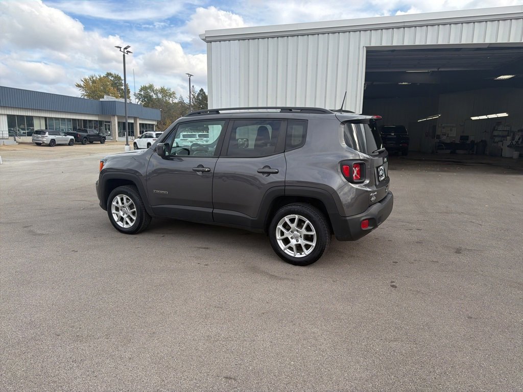Used 2019 Jeep Renegade Latitude w/ Cold Weather Group image 35